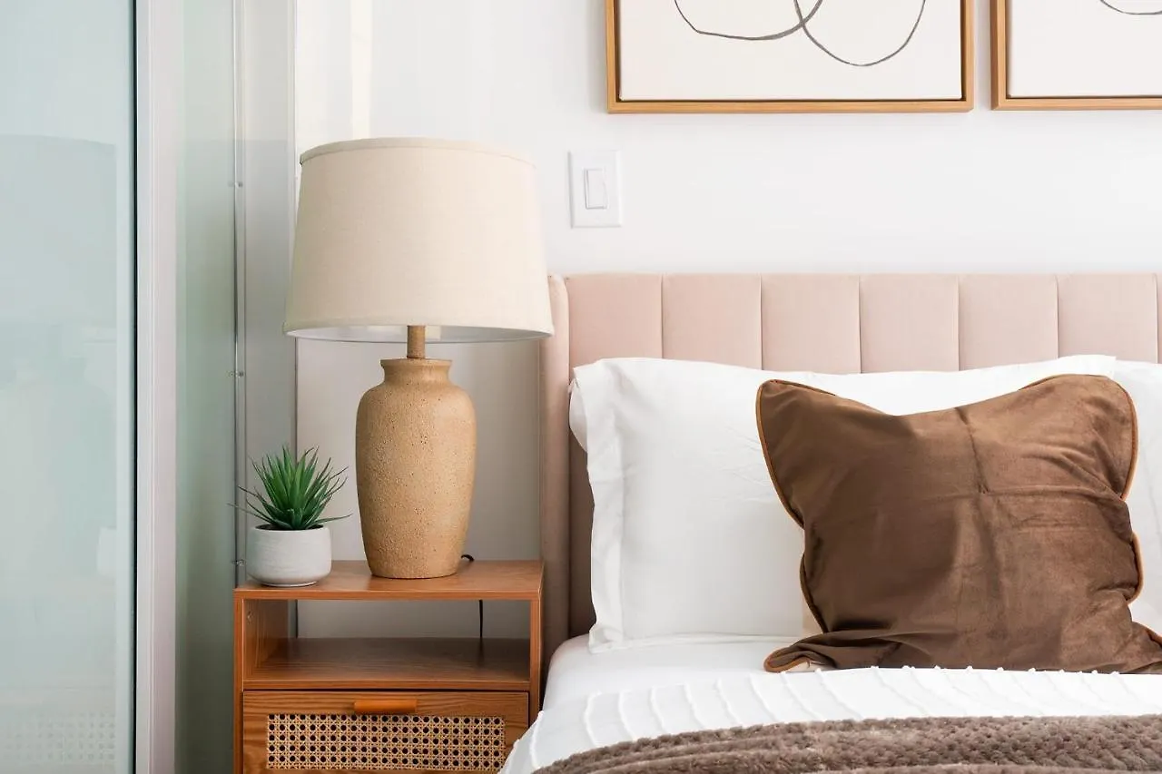 뉴욕 317-2A Sleek Modern 1Br Ues W D 아파트