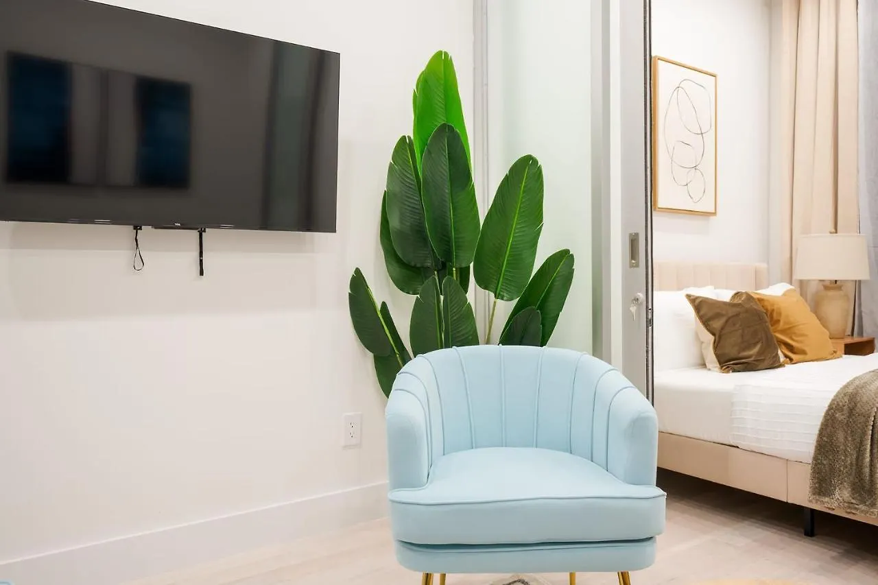 뉴욕 317-2A Sleek Modern 1Br Ues W D 아파트